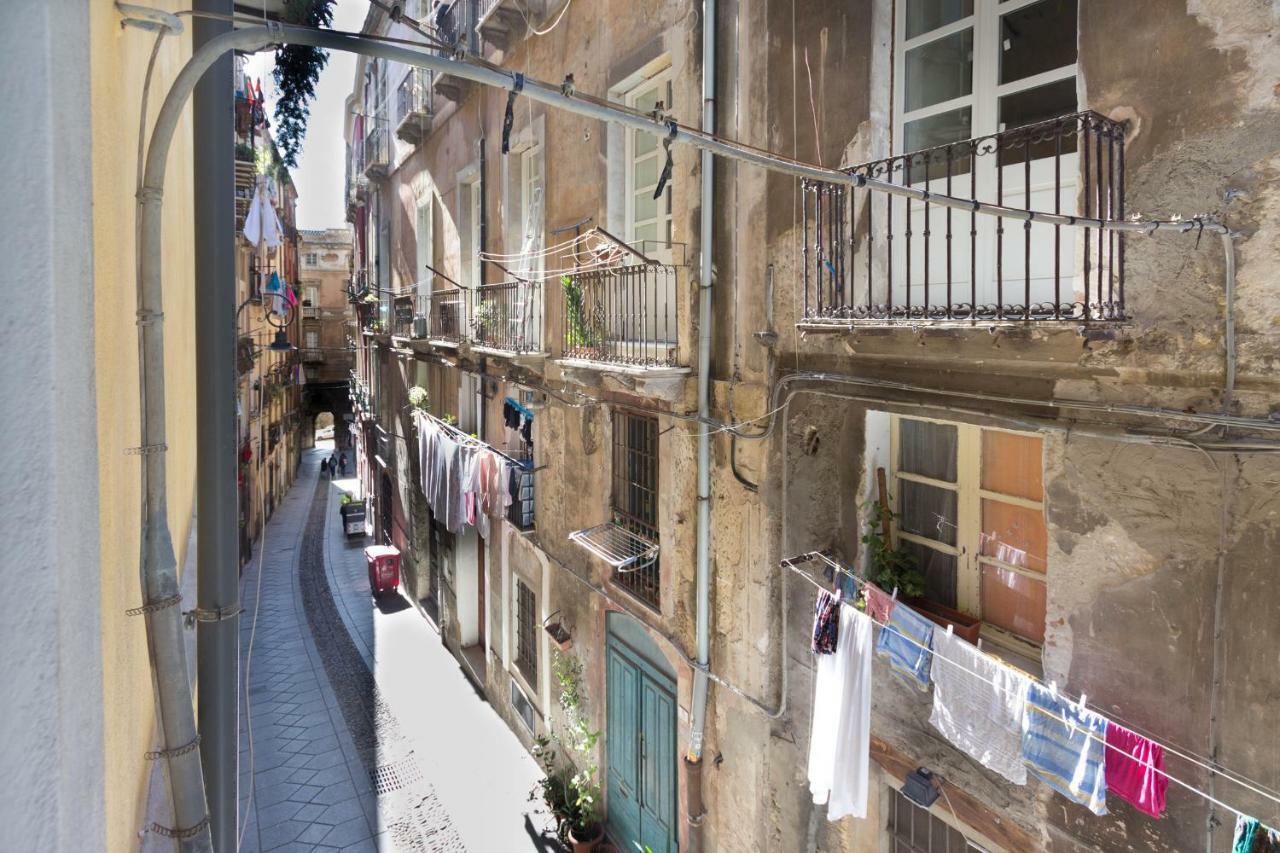 Domo 5 Teste Cagliari Luaran gambar