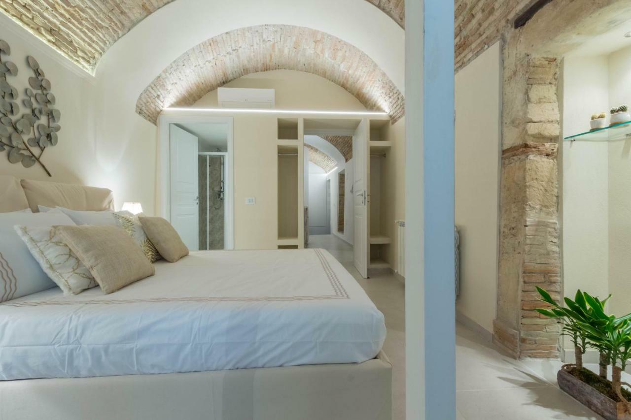 Domo 5 Teste Cagliari Luaran gambar