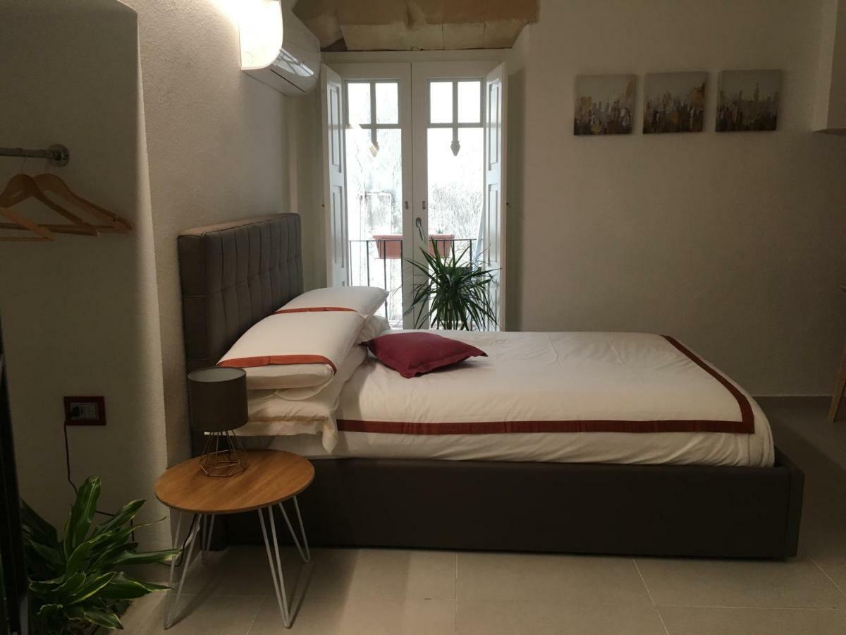 Domo 5 Teste Cagliari Luaran gambar